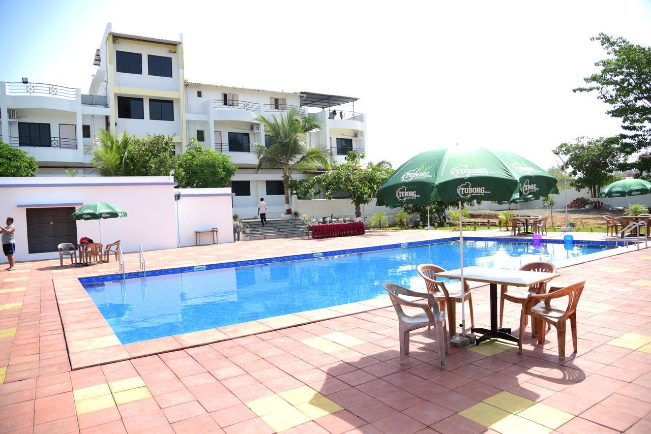 River Touch Resort Silvassa Exteriör bild