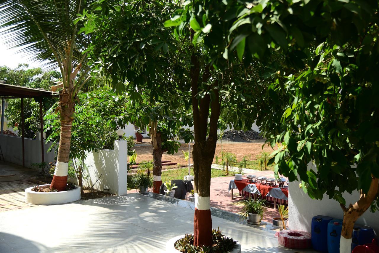 River Touch Resort Silvassa Exteriör bild